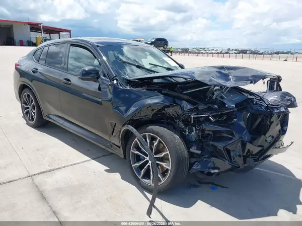 5UX33DT08N9L21664 2022 BMW X4 - Image 1