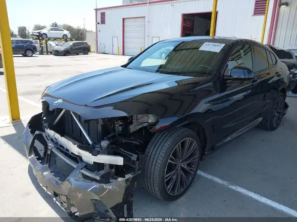 5UX33DT08N9M07685 2022 BMW X4 - Image 2