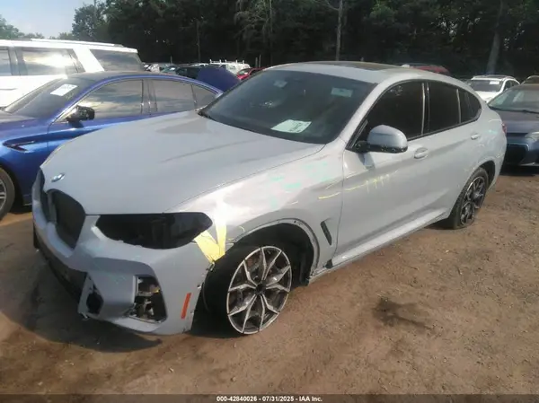 5UX33DT08N9M26219 2022 BMW X4 - Image 2