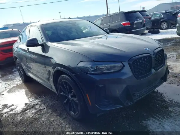 5UX33DT08P9S91679 2023 BMW X4 - Image 1
