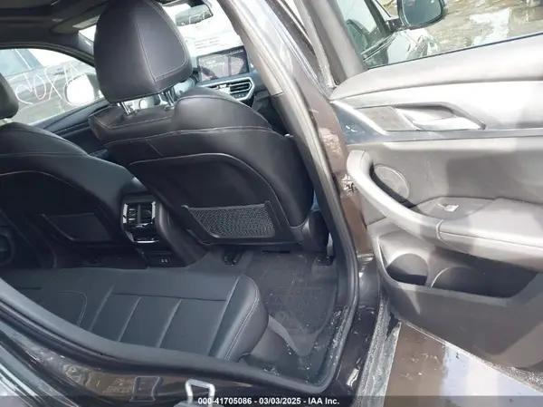 5UX33DT08P9S91679 2023 BMW X4 - Image 8