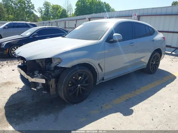 5UX33DT08R9T71132 2024 BMW X4 - Image 2