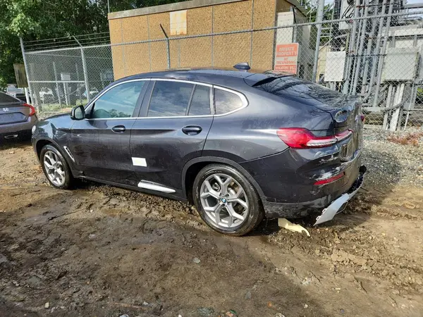 5UX33DT08R9U23505 2024 BMW X4 - Image 2
