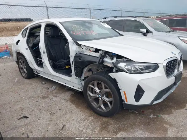 5UX33DT08R9X21276 2024 BMW X4 - Image 1