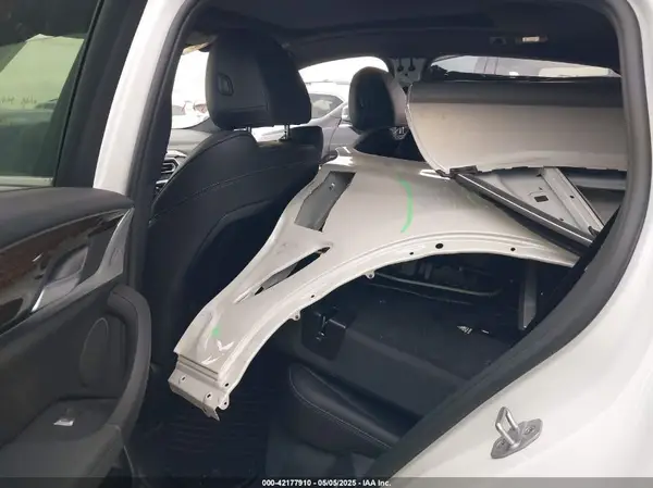 5UX33DT08R9X21276 2024 BMW X4 - Image 8