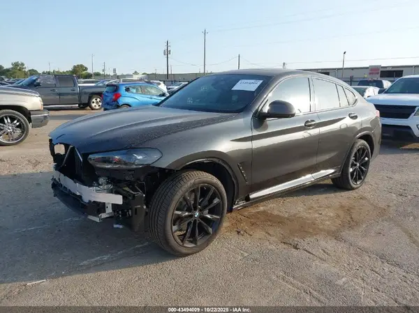 5UX33DT08S9084993 2025 BMW X4 - Image 2