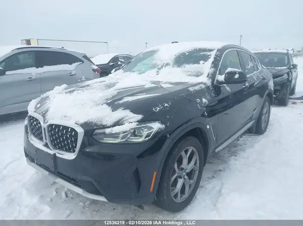 5UX33DT08S9Z76001 2025 BMW X4 - Image 2