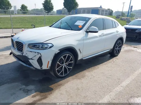 5UX33DT09N9M95629 2022 BMW X4 - Image 2