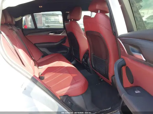 5UX33DT09N9N17256 2022 BMW X4 - Image 8