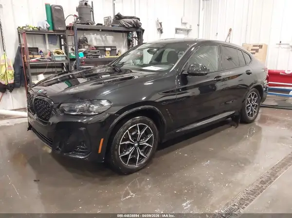 5UX33DT09P9N72258 2023 BMW X4 - Image 2