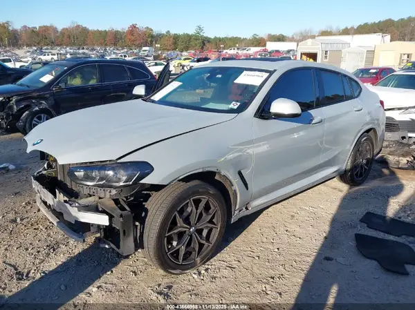 5UX33DT09P9P11689 2023 BMW X4 - Image 2
