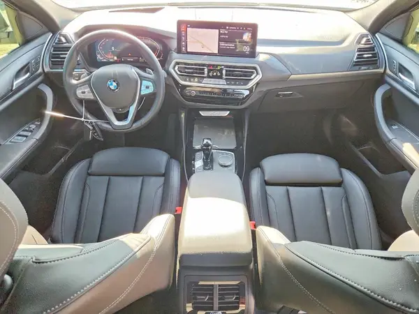 5UX33DT09R9T74413 2024 BMW X4 - Image 8