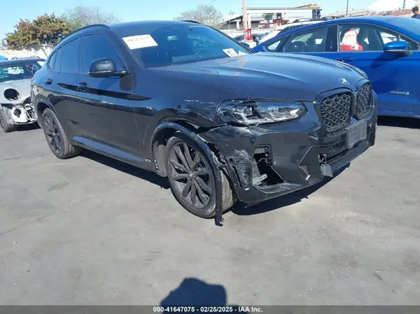 5UX33DT09R9U14988 2024 BMW X4 - Image 1