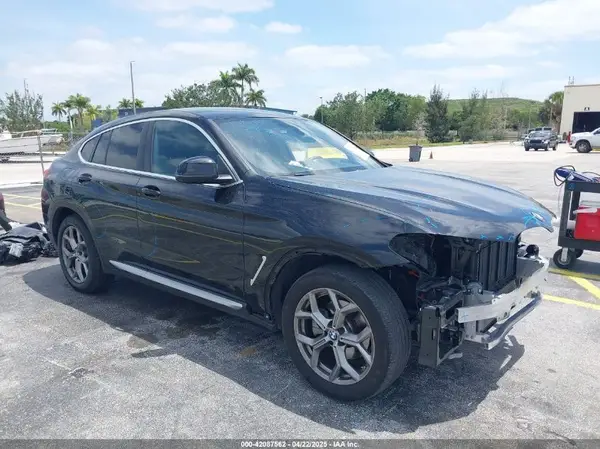 5UX33DT09R9W67695 2024 BMW X4 - Image 1