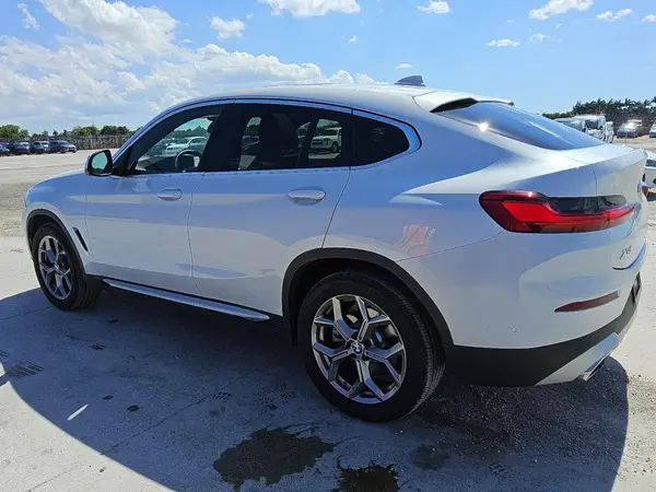 5UX33DT09R9W70709 2024 BMW X4 - Image 2