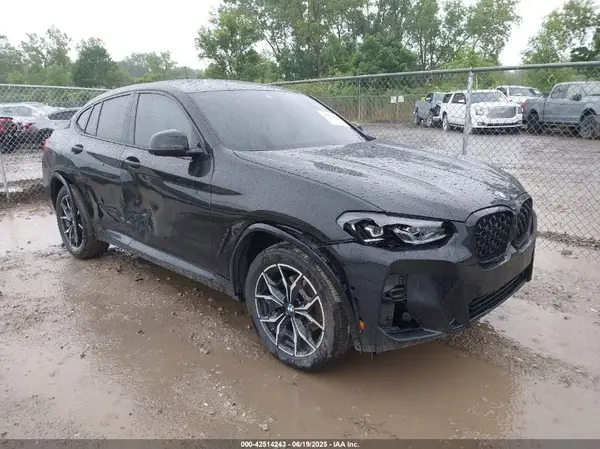 5UX33DT09S9Y19805 2025 BMW X4 - Image 1