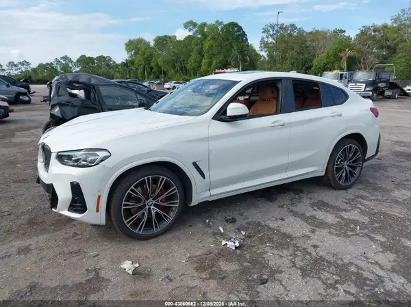 5UX33DT0XN9L32066 2022 BMW X4 - Image 2