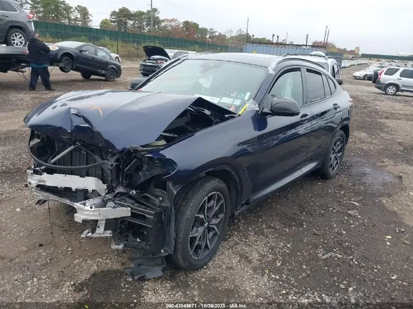 5UX33DT0XN9L62457 2022 BMW X4 - Image 2