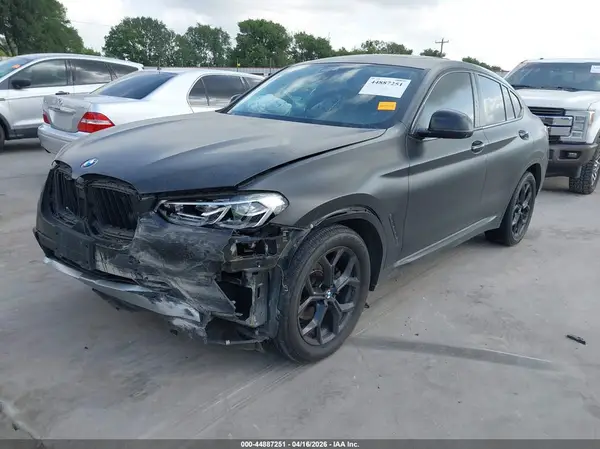 5UX33DT0XN9L91196 2022 BMW X4 - Image 2