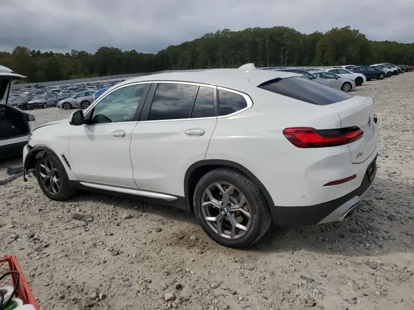5UX33DT0XN9M32085 2022 BMW X4 - Image 2