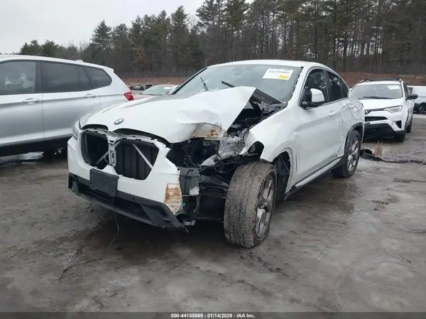 5UX33DT0XN9M44284 2022 BMW X4 - Image 2
