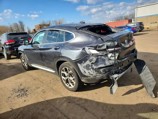 5UX33DT0XN9M46763 2022 BMW X4 - Image 2