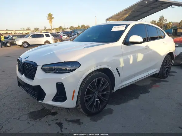 5UX33DT0XP9T17487 2023 BMW X4 - Image 2