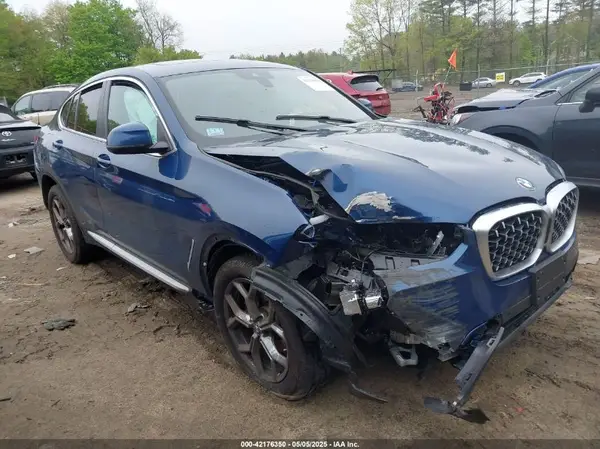 5UX33DT0XS9X62966 2025 BMW X4 - Image 1
