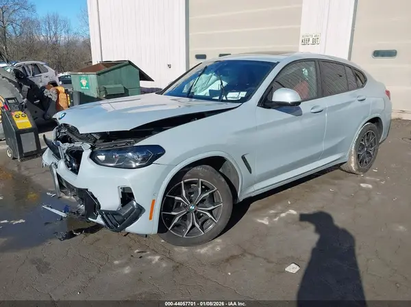 5UX33DT0XS9Z61810 2025 BMW X4 - Image 2