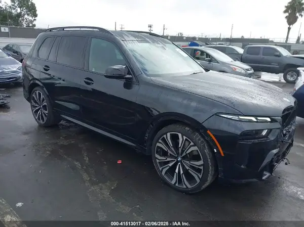 5UX33EM00P9R04608 2023 BMW X7 - Image 1