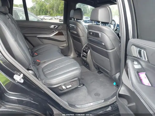 5UX33EM00R9T52420 2024 BMW X7 - Image 8
