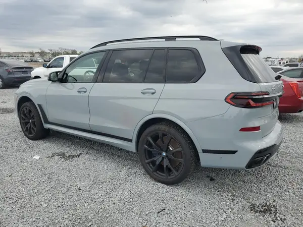 5UX33EM00R9T99608 2024 BMW X7 - Image 2