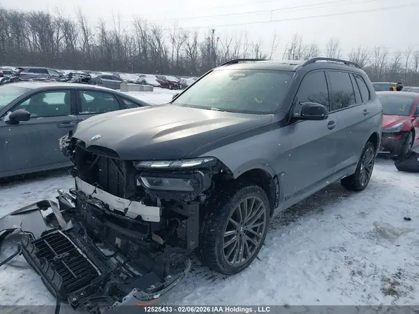 5UX33EM00R9U03964 2024 BMW X7 - Image 2