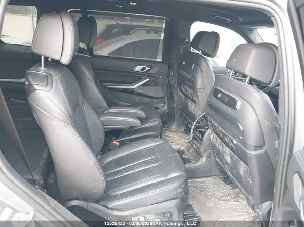 5UX33EM00R9U03964 2024 BMW X7 - Image 8