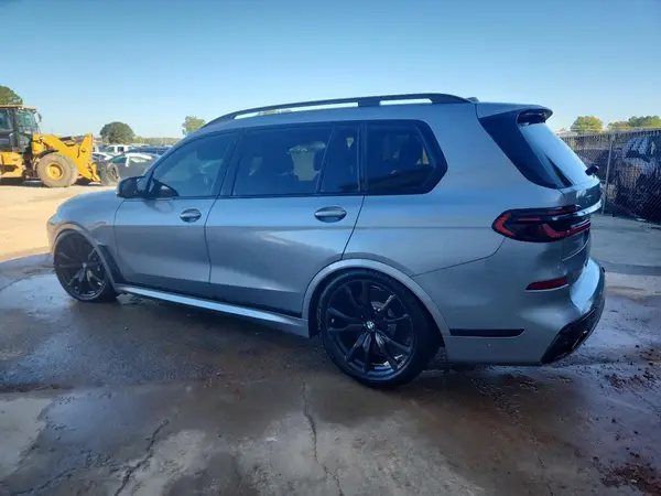 5UX33EM00S9W73881 2025 BMW X7 - Image 2