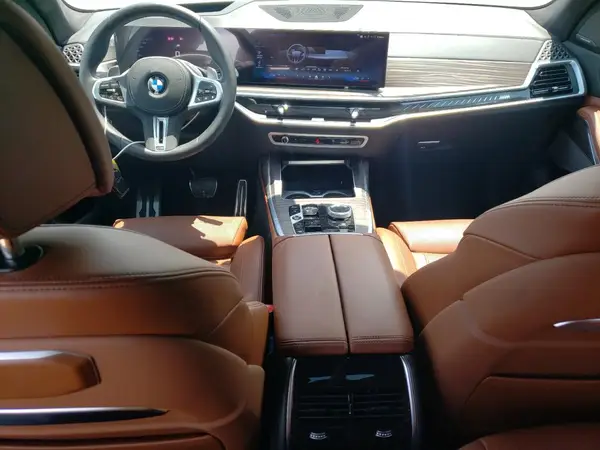 5UX33EM00S9X73981 2025 BMW X7 - Image 8