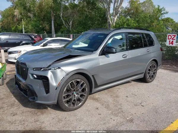 5UX33EM01P9N55877 2023 BMW X7 - Image 2