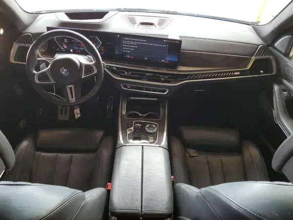 5UX33EM01P9N65972 2023 BMW X7 - Image 8