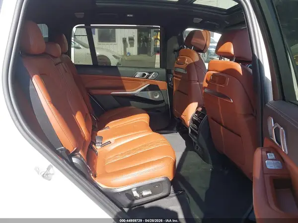 5UX33EM01P9R52117 2023 BMW X7 - Image 8