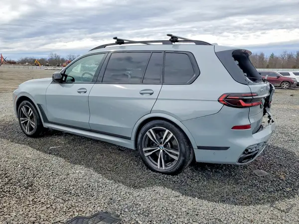 5UX33EM01R9S43092 2024 BMW X7 - Image 2