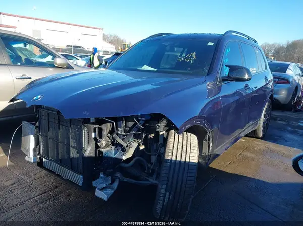 5UX33EM01R9T00651 2024 BMW X7 - Image 2