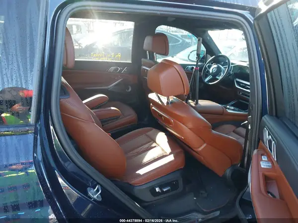 5UX33EM01R9T00651 2024 BMW X7 - Image 8