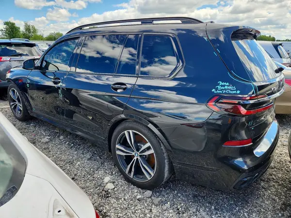 5UX33EM01S9W24690 2025 BMW X7 - Image 2