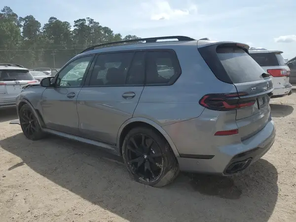 5UX33EM01S9Y08799 2025 BMW X7 - Image 2