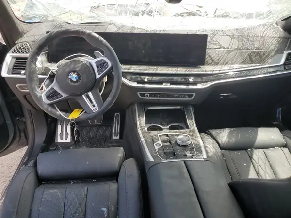 5UX33EM01S9Y08799 2025 BMW X7 - Image 8