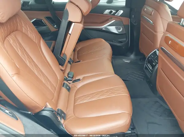 5UX33EM01S9Y36537 2025 BMW X7 - Image 8