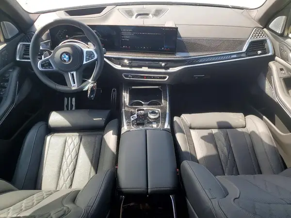 5UX33EM01T9075431 2026 BMW X7 - Image 8
