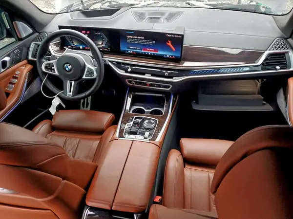 5UX33EM02S9W30109 2025 BMW X7 - Image 8