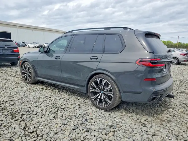 5UX33EM02S9X33188 2025 BMW X7 - Image 2