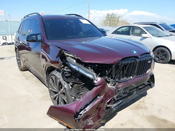 5UX33EM02S9Y44128 2025 BMW X7 - Image 1